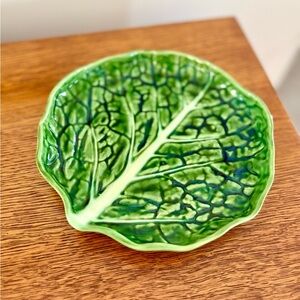 Cabbage Green Leaf-Shaped Ceramic Plate